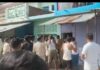 दबंगों का आतंक: महिला और मासूम बच्चे पर लाठी-डंडों से हमला