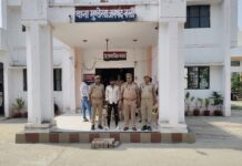 बस्ती में मुंडेरवा पुलिस की बड़ी सफलता, पॉक्सो एक्ट का वांछित आरोपी गिरफ्तार”